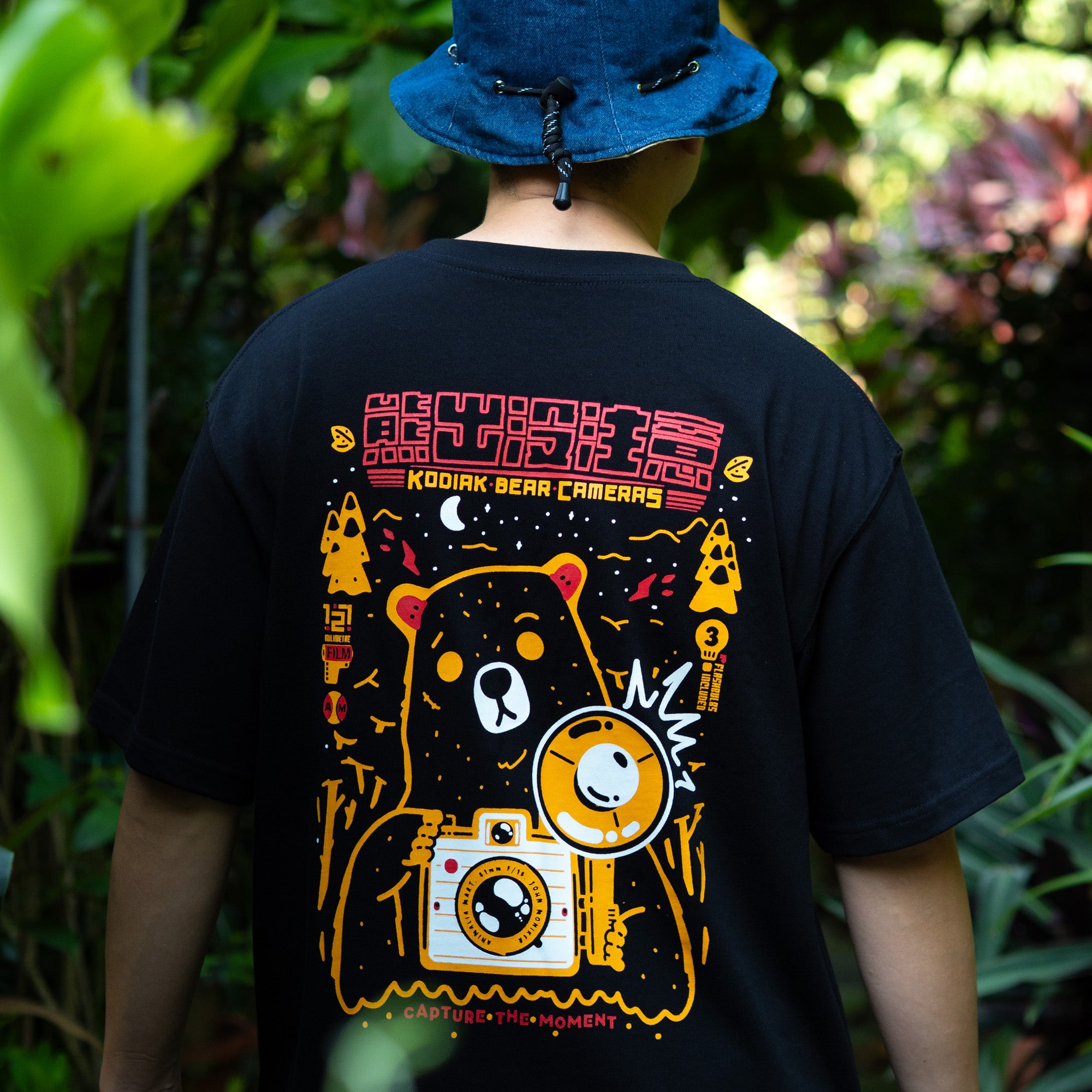 Kodiak Bear Cameras Oversized Fit Black T-Shirt